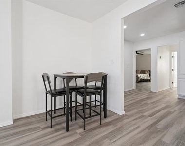 1200 Ne 17th Street - Photo Thumbnail 5