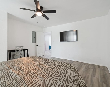 1200 Ne 17th Street - Photo Thumbnail 23