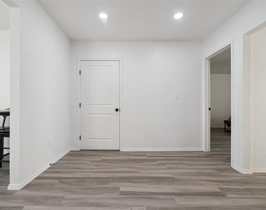 1200 Ne 17th Street - Photo Thumbnail 28