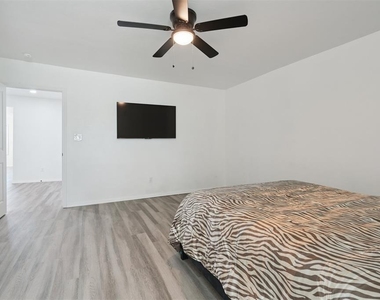 1200 Ne 17th Street - Photo Thumbnail 25