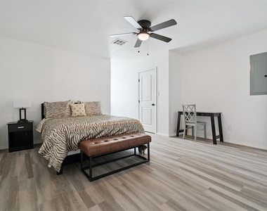 1200 Ne 17th Street - Photo Thumbnail 22