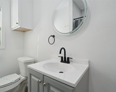 1200 Ne 17th Street - Photo Thumbnail 19