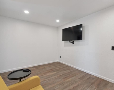 12508 Green Valley Drive - Photo Thumbnail 38
