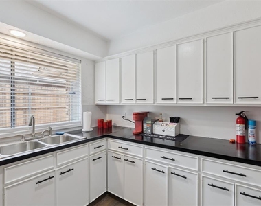12508 Green Valley Drive - Photo Thumbnail 11