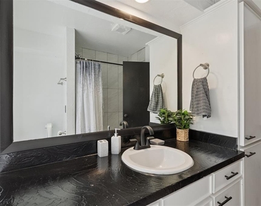 12508 Green Valley Drive - Photo Thumbnail 24