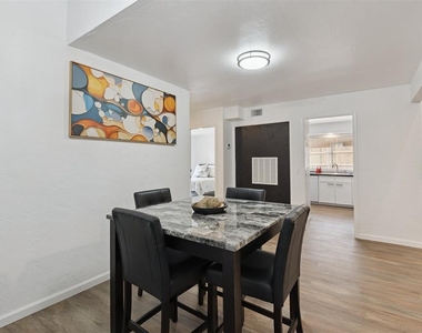 12508 Green Valley Drive - Photo Thumbnail 19