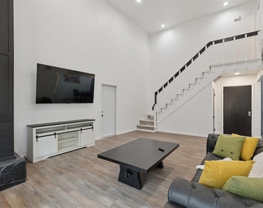 12508 Green Valley Drive - Photo Thumbnail 8