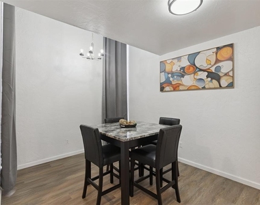 12508 Green Valley Drive - Photo Thumbnail 17