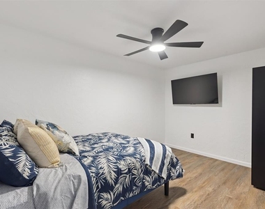 12508 Green Valley Drive - Photo Thumbnail 26