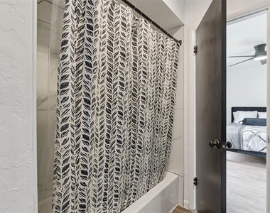 12508 Green Valley Drive - Photo Thumbnail 31