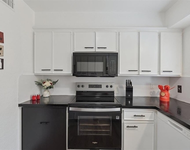 12508 Green Valley Drive - Photo Thumbnail 13