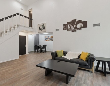 12508 Green Valley Drive - Photo Thumbnail 7