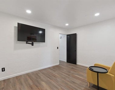 12508 Green Valley Drive - Photo Thumbnail 39