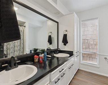 12508 Green Valley Drive - Photo Thumbnail 30