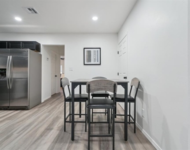 1200 Ne 17th Street - Photo Thumbnail 8