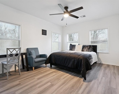 1200 Ne 17th Street - Photo Thumbnail 15
