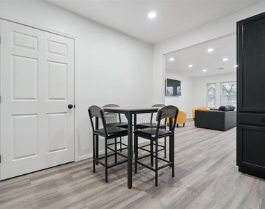 1200 Ne 17th Street - Photo Thumbnail 9