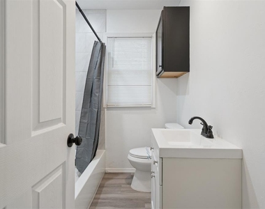 1200 Ne 17th Street - Photo Thumbnail 20