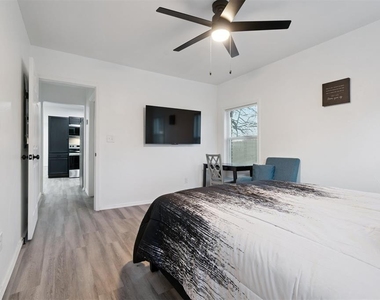 1200 Ne 17th Street - Photo Thumbnail 16
