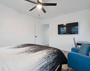 1200 Ne 17th Street - Photo Thumbnail 17