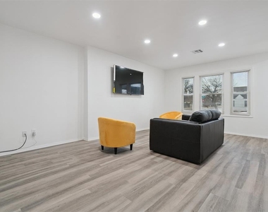 1200 Ne 17th Street - Photo Thumbnail 6
