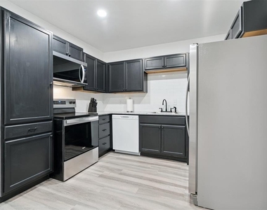 1200 Ne 17th Street - Photo Thumbnail 10