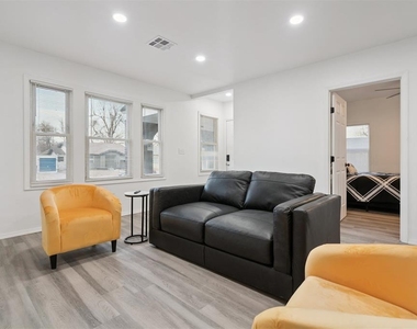 1200 Ne 17th Street - Photo Thumbnail 5