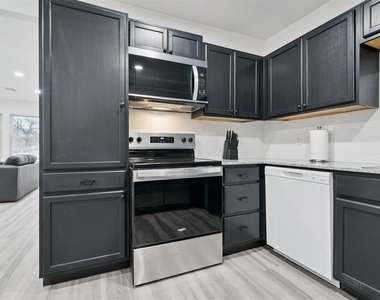 1200 Ne 17th Street - Photo Thumbnail 12