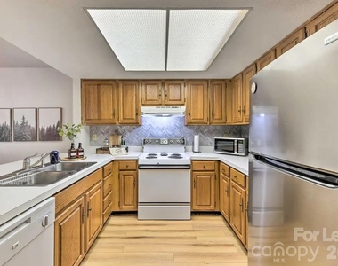 106 Sage Court - Photo Thumbnail 3