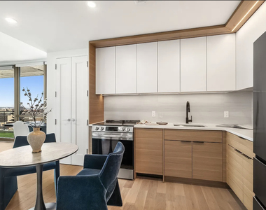 395 Carroll Street - Photo Thumbnail 1