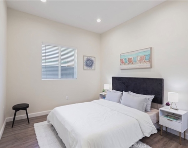 15803 Chatsworth Street - Photo Thumbnail 22