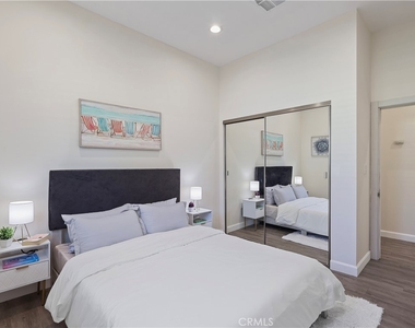 15803 Chatsworth Street - Photo Thumbnail 23