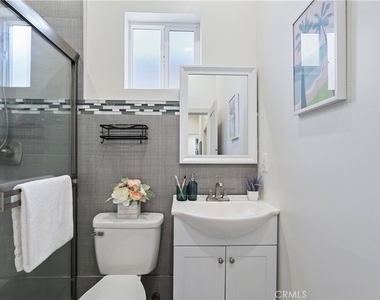 15803 Chatsworth Street - Photo Thumbnail 25