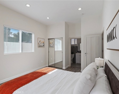15803 Chatsworth Street - Photo Thumbnail 18