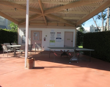 8865 Independence Avenue - Photo Thumbnail 26