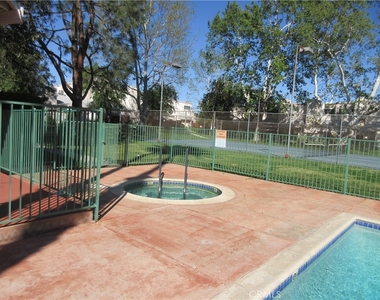 8865 Independence Avenue - Photo Thumbnail 24