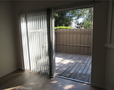 8865 Independence Avenue - Photo Thumbnail 2