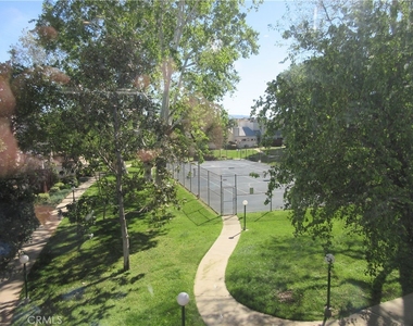 8865 Independence Avenue - Photo Thumbnail 25