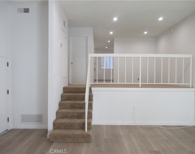8865 Independence Avenue - Photo Thumbnail 3