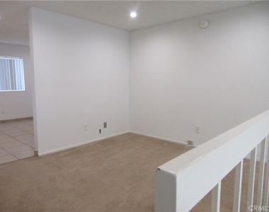 8865 Independence Avenue - Photo Thumbnail 5