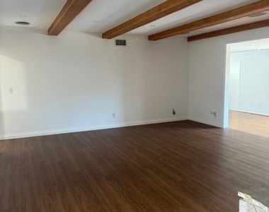 1200 W Rowan - Photo Thumbnail 13