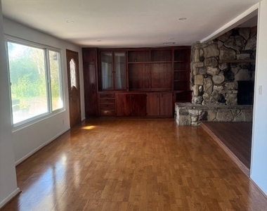 1200 W Rowan - Photo Thumbnail 12