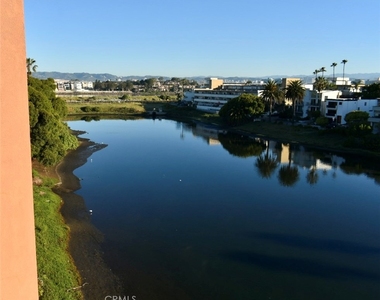 6400 Pacific - Photo Thumbnail 28