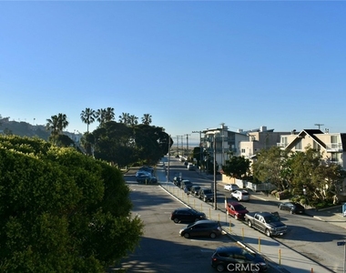 6400 Pacific - Photo Thumbnail 17
