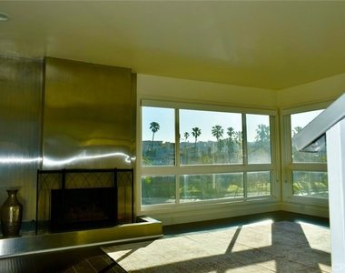 6400 Pacific - Photo Thumbnail 7
