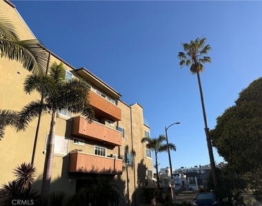 6400 Pacific - Photo Thumbnail 16