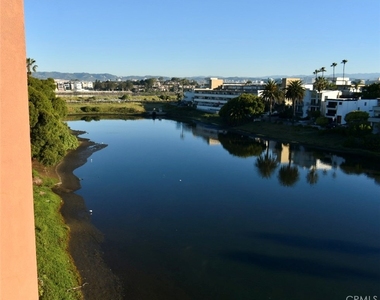 6400 Pacific - Photo Thumbnail 28