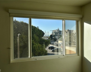 6400 Pacific - Photo Thumbnail 43
