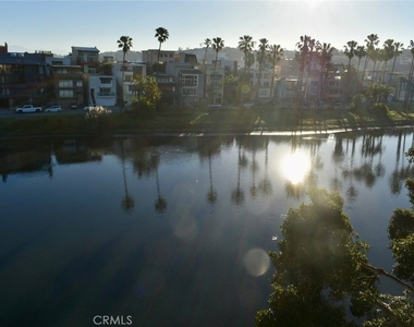 6400 Pacific - Photo Thumbnail 29