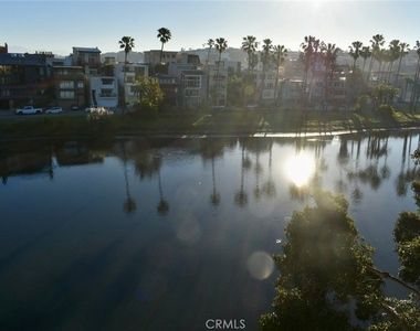 6400 Pacific - Photo Thumbnail 29
